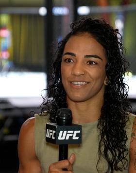 Flyweight Viviane Araújo talks with UFC.com about her upcoming main event against Alexa Grasso at UFC Fight Night: Grasso vs Araújo and the state of the women's flyweight division