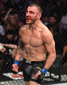 Alexander Volkanovski of Australia celebrates his victory over Chad Mendes in their featherweight bout during the UFC 232 event inside The Forum on December 29, 2018 in Inglewood, California. (Photo by Josh Hedges/Zuffa LLC)