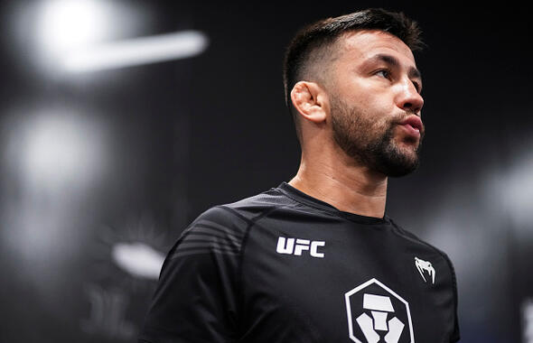 Pedro Munhoz of Brazil warms up prior to his fight in a bantamweight fight during the UFC 276 event at T-Mobile Arena on July 02, 2022 in Las Vegas, Nevada. (Photo by Cooper Neill/Zuffa LLC)