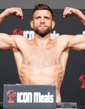 Calvin Kattar poses on the scale during the UFC weigh-in at UFC APEX on October 28, 2022 in Las Vegas, Nevada. (Photo by Chris Unger/Zuffa LLC)